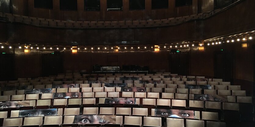 Der leere Theatersaal des Hebbel am Ufer Theaters (HAU1)