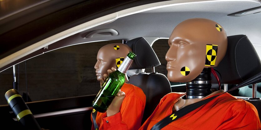 Crashtest-Dummies in einem Auto