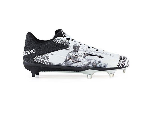 schwarz-weißer Fußballschuh schwarz-weißer Fußballschuh