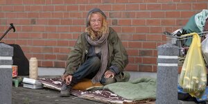 Obdachlose Erna (Rike Eckermann) wird Zeugin eines Verbrechens