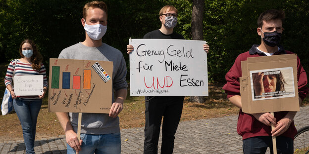 Protest von Studierendenvertretern am Hauptsitz des Bundesministerium für Bildung und Forschung in Bonn