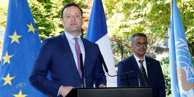 Spahn und Gebreyesus nebeieinander am Rednerpult Spahn und Gebreyesus nebeieinander am Rednerpult