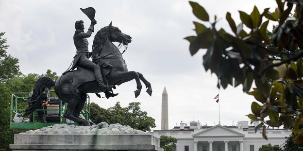 Denkmal Präsident Jackson auf Pferd vor Weißem Haus