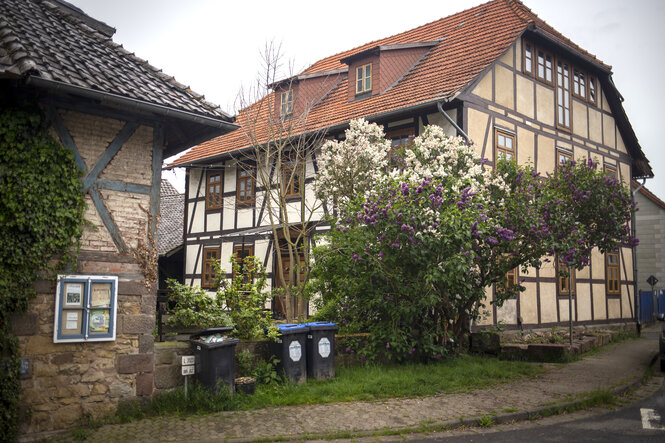 Ein alter Bauernhof von außen fotografiert