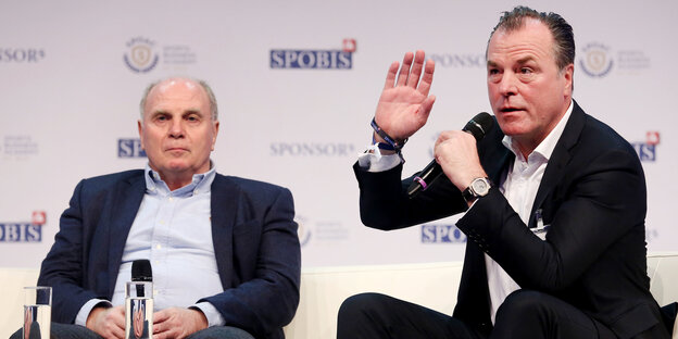 Tönnies und Hoeneß auf einem Podium Tönnies und Hoeneß auf einem Podium