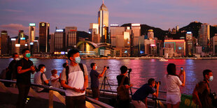 Skyline von Hongkong im Sonnenuntergang.