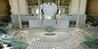 Ohne Stuhlreihen und Teppichboden: der Plenarsaal im Deutschen Bundestag