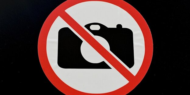 Ein Schild "Fotografieren verboten"