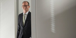 Martin Zielke, Vorstandschef der Commerzbank, kommt zur Jahresbilanzpressekonferenz des Kreditinstituts in der Zentrale. Zielke bietet seinen Rücktritt an.