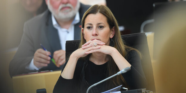 Janine Wissler im hessischen Landtag