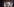 Videoprojektion eine Person in schwarz-weiß auf eine Hauswand