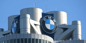 BMW Logo auf der Firmenzentrale