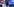 Absperrungen und Polizeibeamte auf einer Straße.