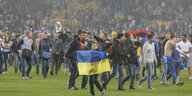 Jubelnde Dnipro-Fans nach dem Halbfinale gegen Neapel