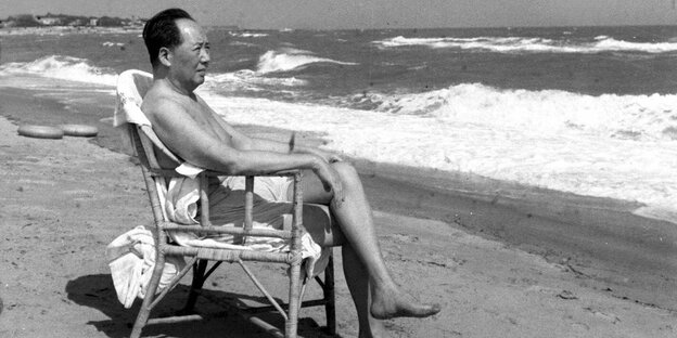 Mao Tsetung am Strand von Beidaihe