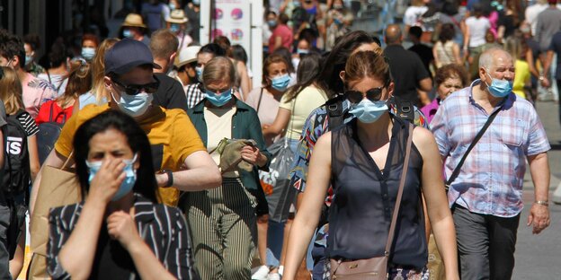 Maskenträger in Brüssel