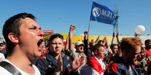 Fabrikarbeiter bei MZKT protestieren gegen den Besuch von Lukashenko