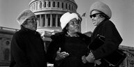 Drei Schwarze Frauen vor dem Kapitol in Washington.