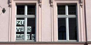 zwei Altbaufenster