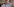 Der Kremlkritiker Nawalny posiert mit zwei jungen Männern und seiner Sprecherin für ein Selfie in einem Bus