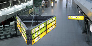 Aufnahme im leeren FLughafengebäude Tegel