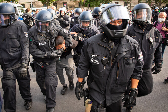 Polizei nimmt Mann fest