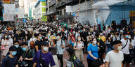 Menschen demonstrieren in Hongkong