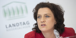 Carola Reimann, SPD-Sozialministerin in Niedersachsen, spricht in der Landespressekonferenz im Landtag Niedersachsen.