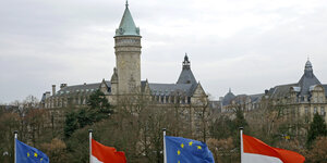 Der Turm der Staatssparkasse in Luxemburg-Stadt