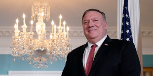 US-Außenminister Mike Pompeo vor einer US-Fahne