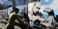 eine Ausstellung in Moskau 2015 mit dem Titel "Krim" zeigt Putin als starken Mann