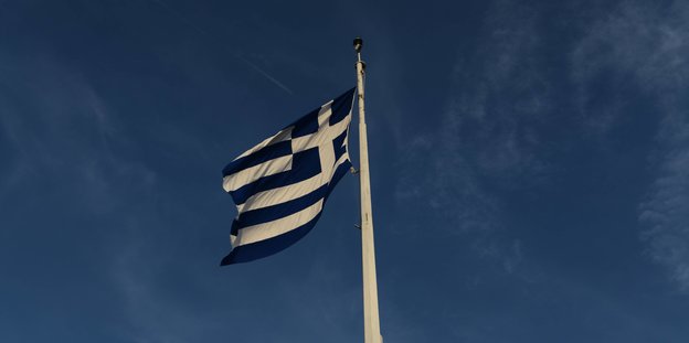 Die griechische Flagge im Wind.