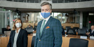 Volker Schneble mit Mundschutzmaske