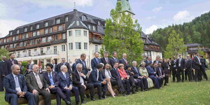 G-7-Teilnehmer vor Schloss Elmau
