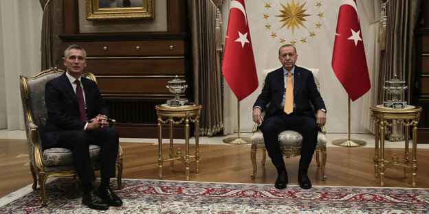 Jens Stooltenberg und Erdogan bei einem Treffen in Ankara