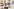 Erinnerungsfotos an einer Wand