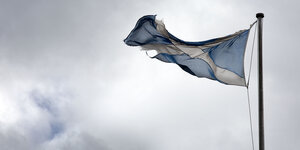Zerfledderte schottische Flagge, Symbolbild.