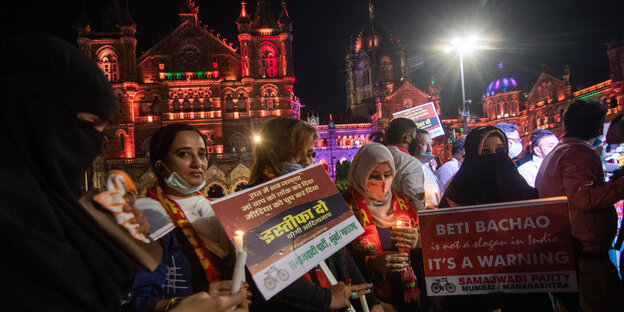 DemonstranTinnen in Mumbai