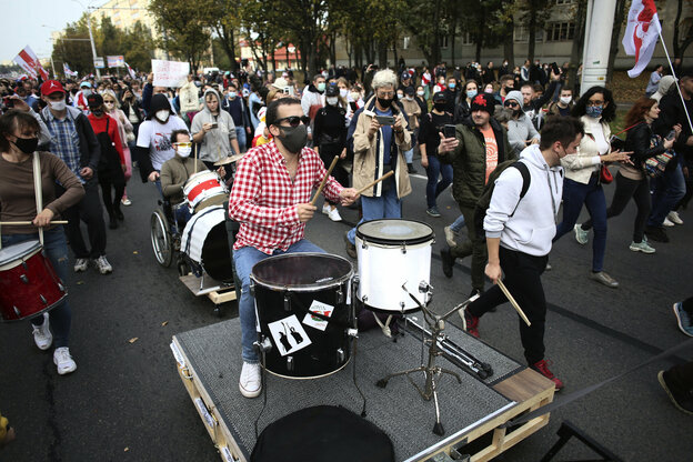 Musiker auf einer Demonstration.
