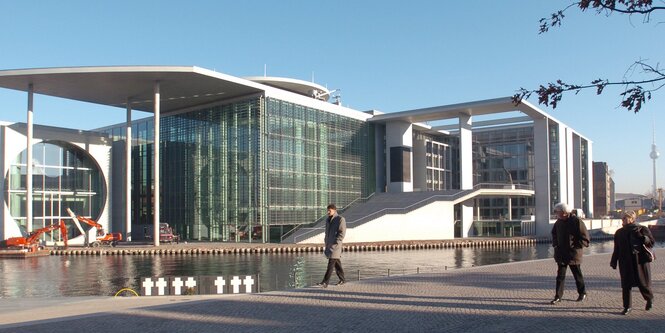 Blick auf das Marie-Elisabeth-Lüders-Haus in Berlin