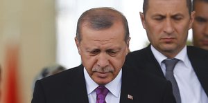 Recep Tayyip Erdogan macht ein beleidigtes Gesicht.
