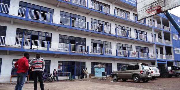 Blick auf das Hauptgebäude der Universität in Goma