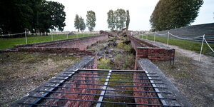 Blick in die Ruinen eines Krematoriums von Auschwitz