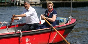 Franziska Giffey und Raed Saleh in einem Boot