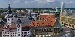Stadtansicht - Chemnitz aus der Vogelperspektive mit dem alten und dem neuen Rathaus
