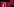 In drei roten Kabinen nebeneinander stehen drei Schauspieler, eine Frau im weißen Kleid und zwei Männer in extravaganten Anzügen