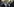 Eine Kette von Bereitschaftspolizisten blockiert Demonstranten.