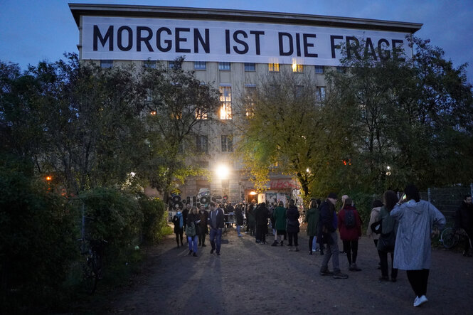 Schlange vor dem Berghain