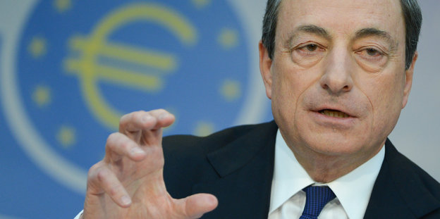 Mario Draghi auf einer Pressekonferenz