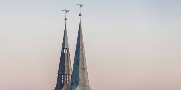Zwei Kirchturmspitzen